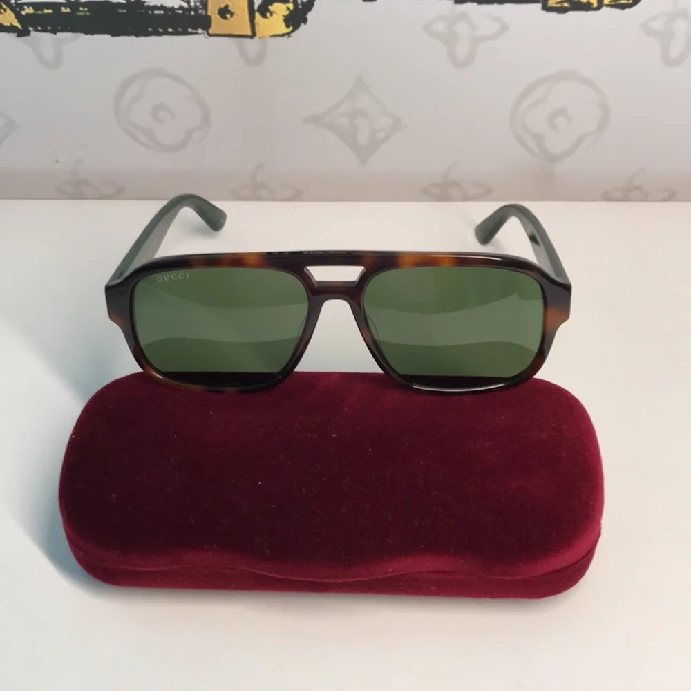 Gucci Tortoise Shell Sunglasses with Green Lenses GG0925s 002